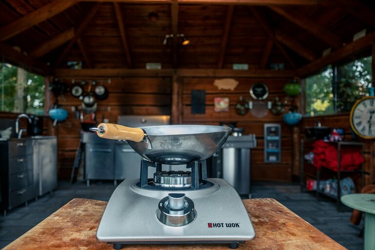 Beginner Guide to Using a Slow Cooker for Easy, Delicious Meals